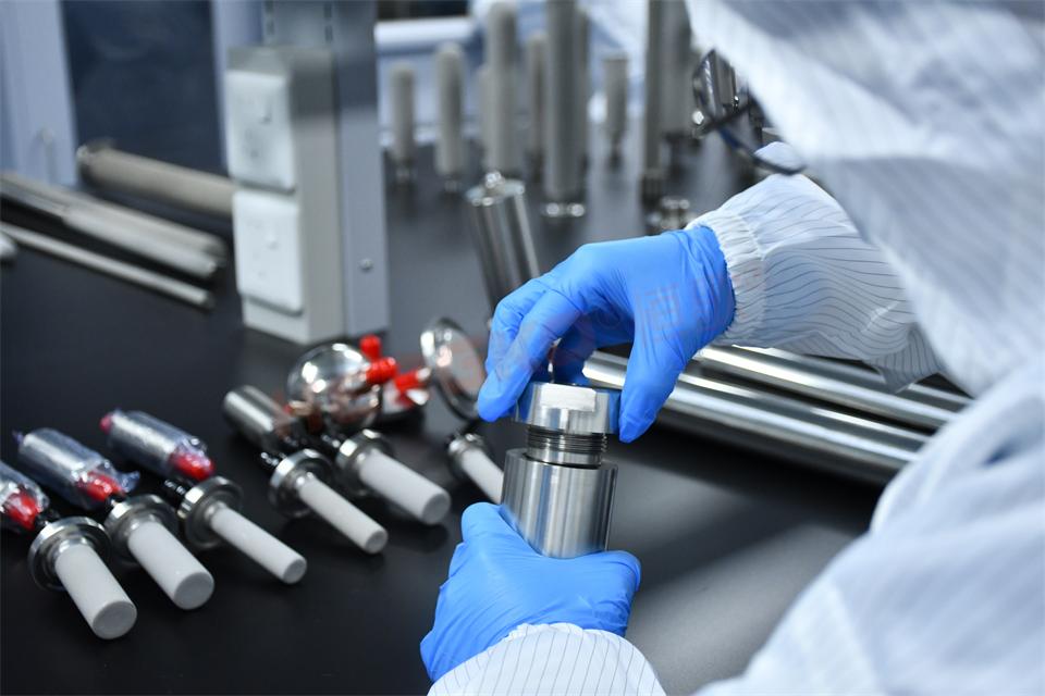 液壓油過濾專用：不銹鋼濾芯生產廠家定制高精度燒結過濾芯方案！